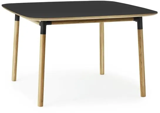 Normann Copenhagen Form Eettafel 120 x 120 cm Zwart/Eiken